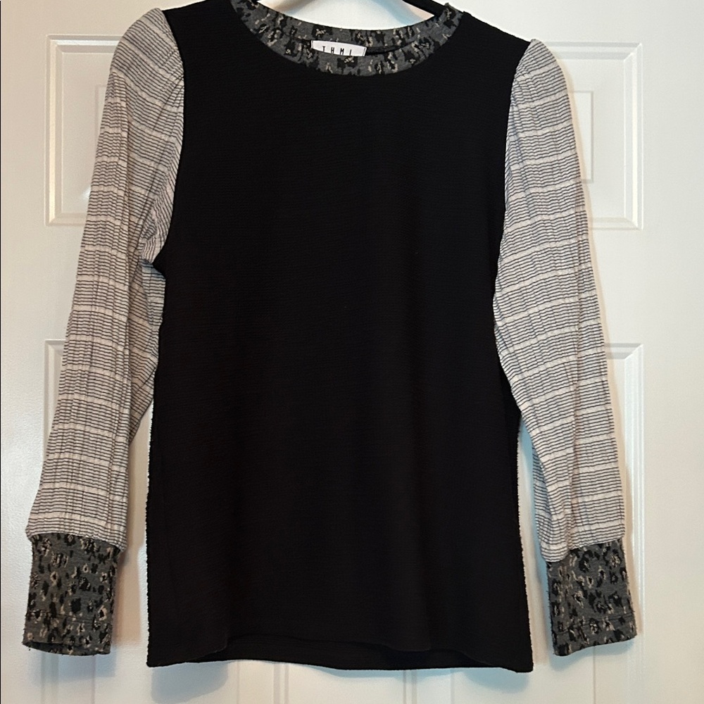 THML Women's Black/White LS Top S Textured Fabrics Casual Knit Pullover